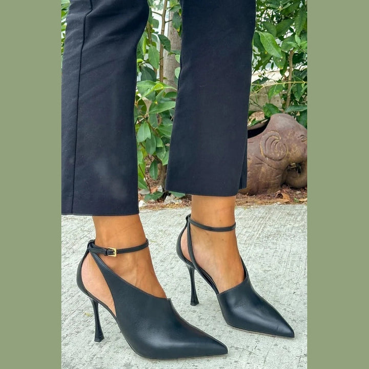 FLAVIA | DÉCOLLETÉ A PUNTA CON CINTURINO