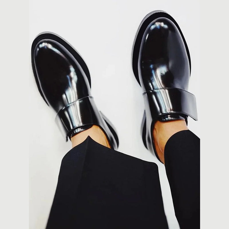 IRIS | Eleganti mocassini lucidi con fascetta per uno stile impeccabile