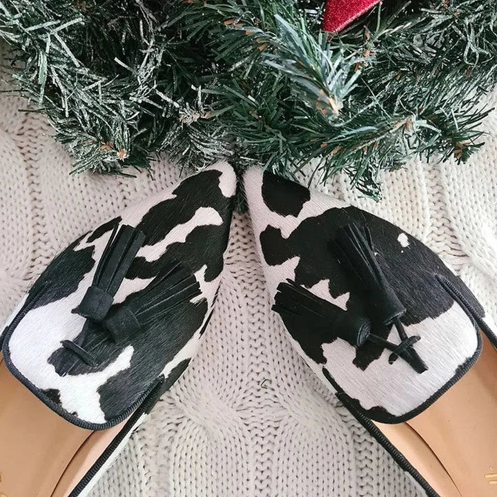 VALERIA | Eleganti mocassini con punta affusolata e decorativi dettagli di nappine